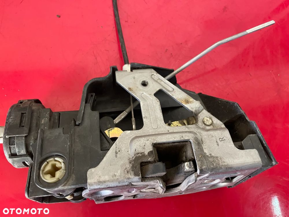 ZAMEK DRZWI PRAWY PRZÓD MERCEDES W168 - 5