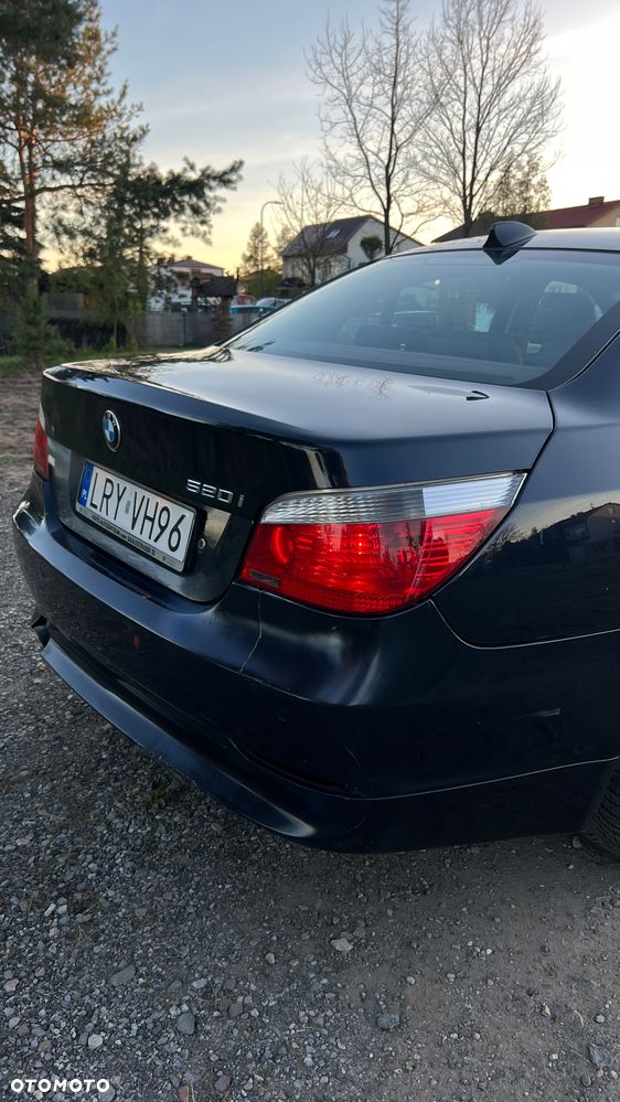 BMW Seria 5 520i Touring - 2