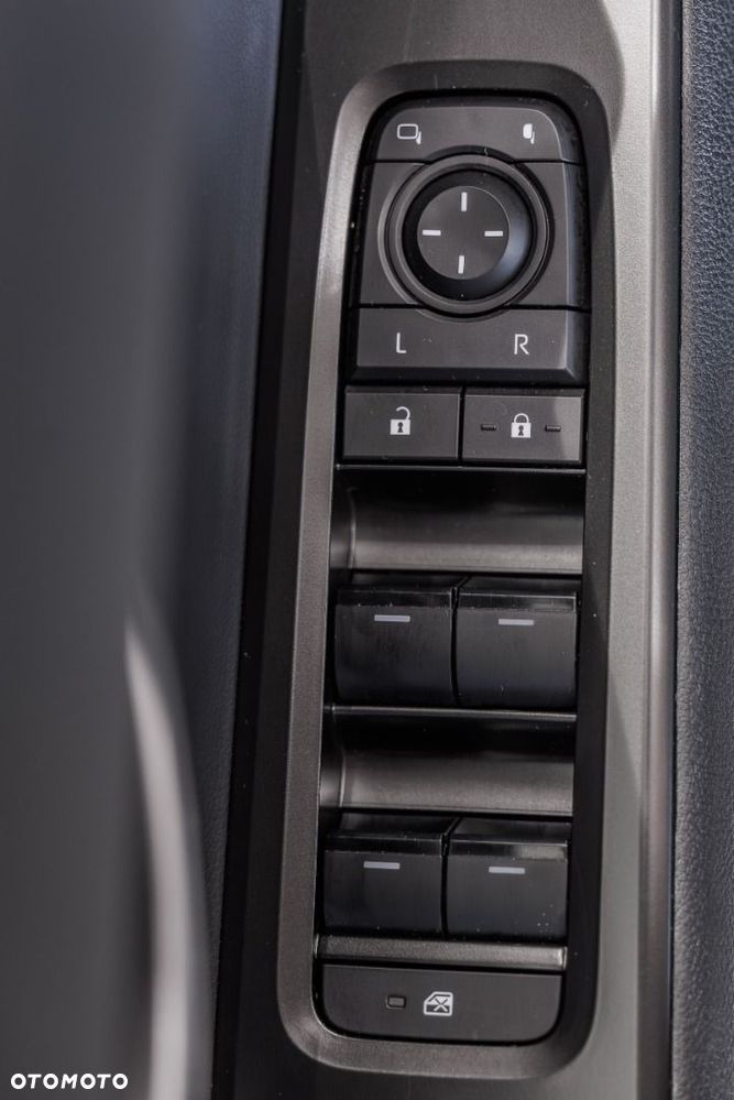 Lexus UX 300h Business - 38