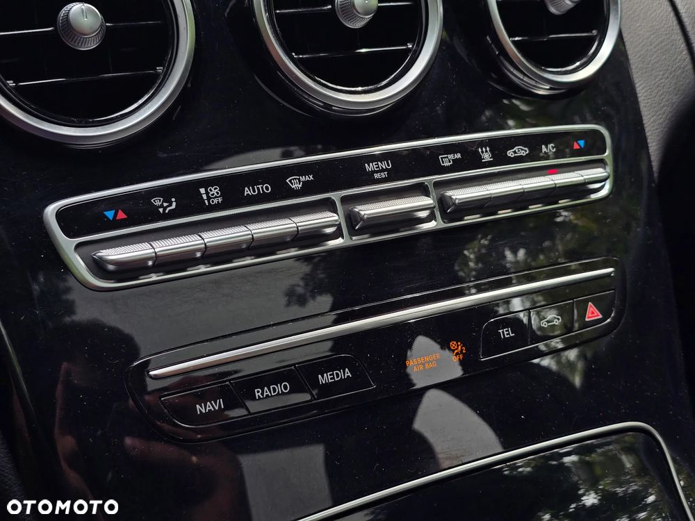 Mercedes-Benz Klasa C 300 de 9G-TRONIC - 33