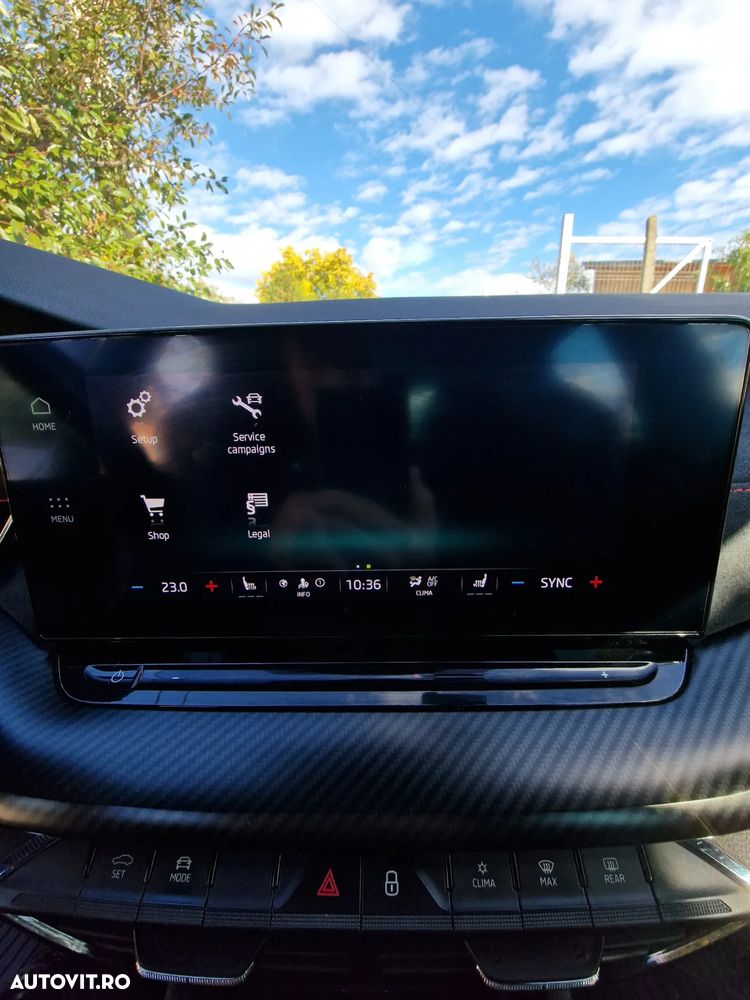 Skoda Octavia 2.0 245 TSI DSG RS - 10