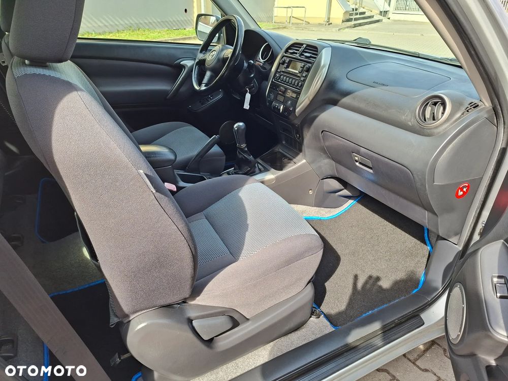 Toyota RAV4 4x4 Edition - 26