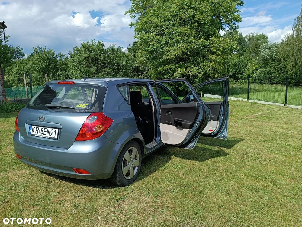 Kia Ceed - 10