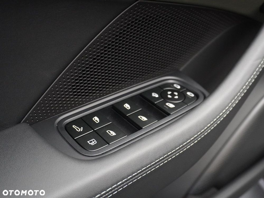 Porsche Panamera 4 E-Hybrid PHEV - 21