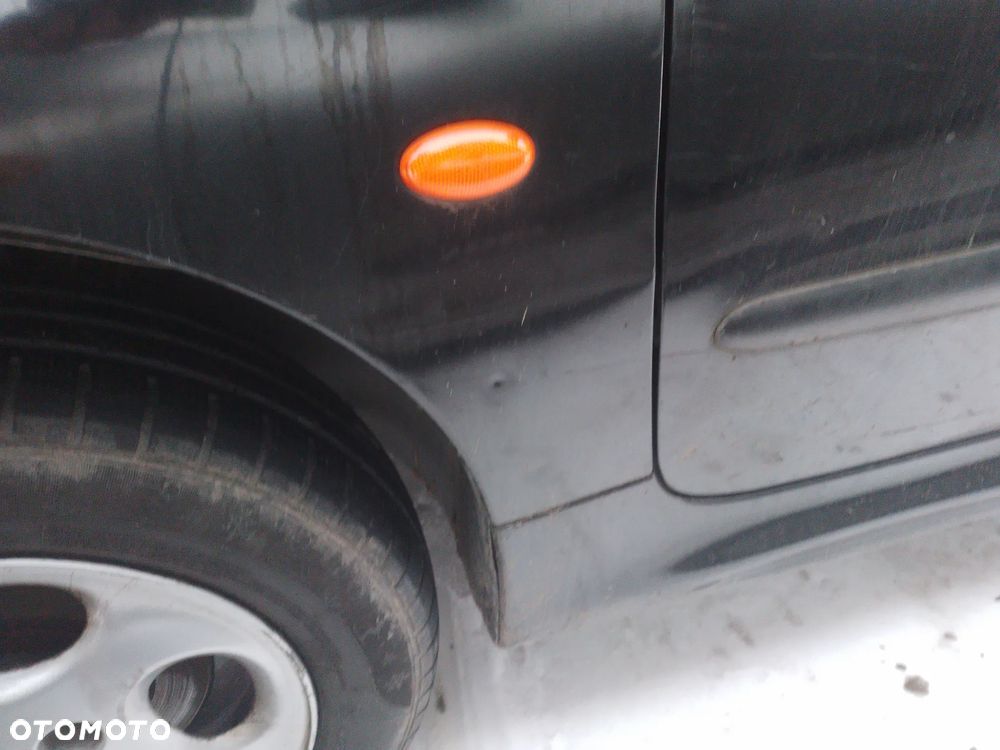 PEUGEOT 206  1.4 HDi 70 (DV4TD)- BOCZEK DRZWI PRAWY LEWY - 12