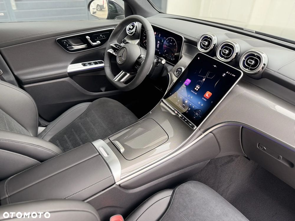Mercedes-Benz GLC - 27