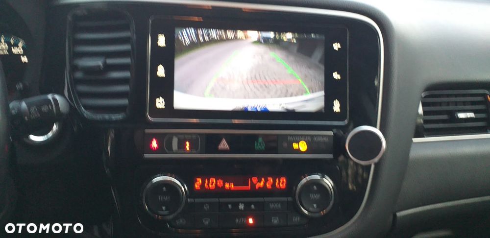 Mitsubishi Outlander - 10