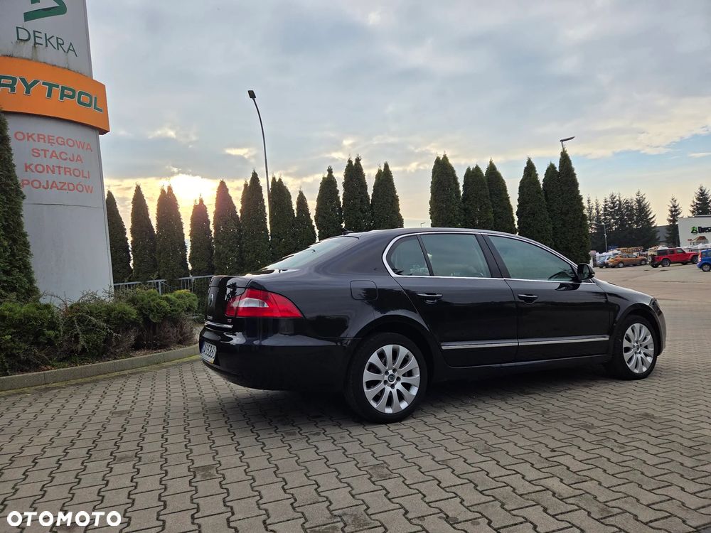 Skoda Superb 2.0 TDI Elegance DSG - 2
