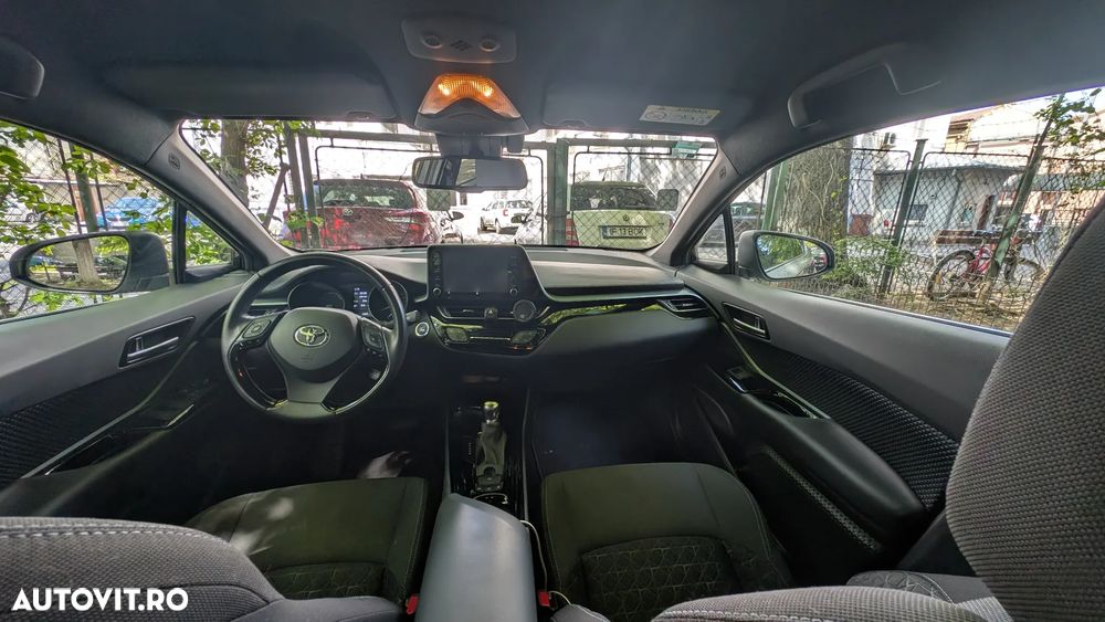 Toyota C-HR 1.8 HSD 4x2 CVT C-ult LED - 8