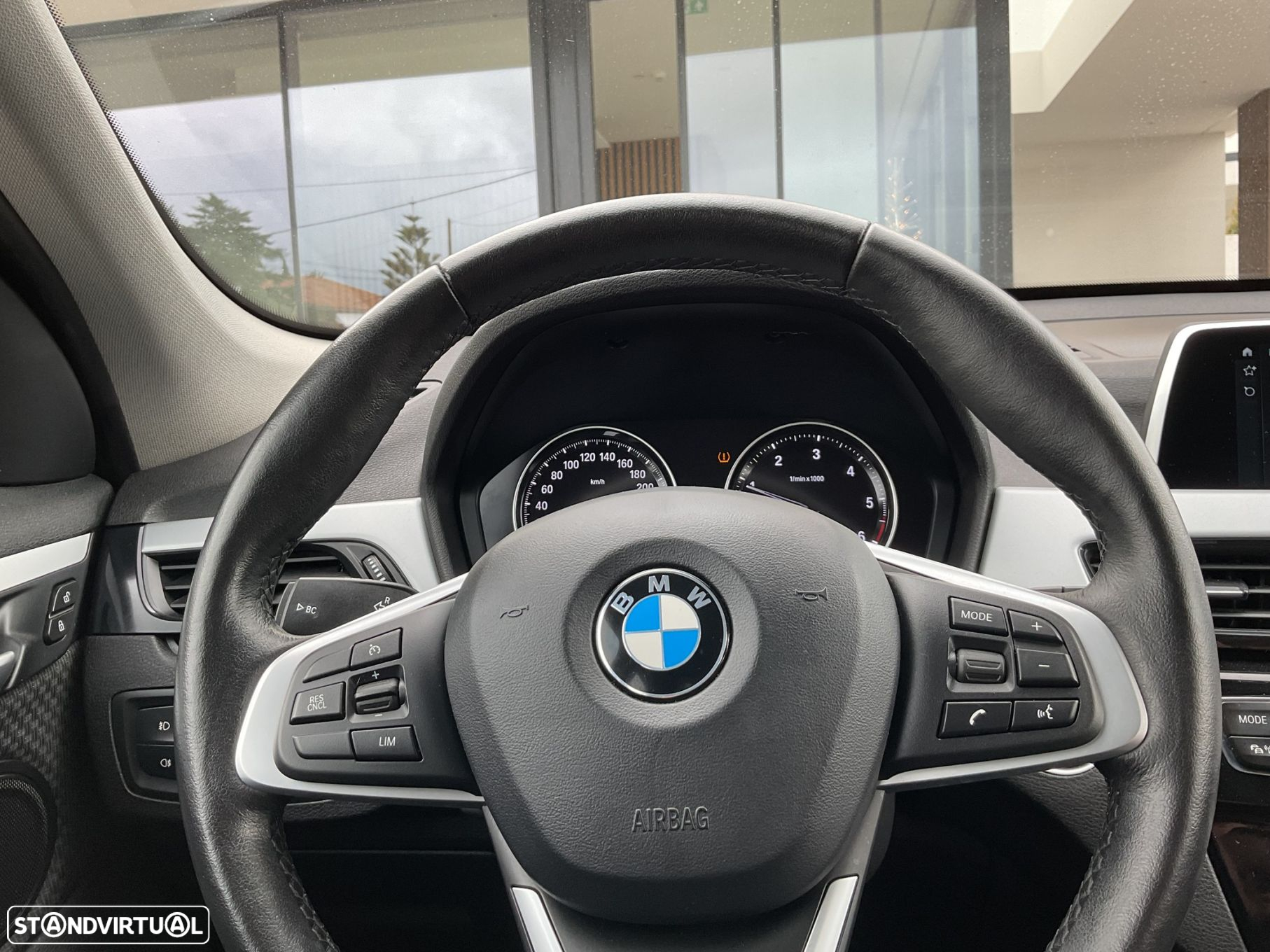 BMW X1 16 d sDrive Auto - 42
