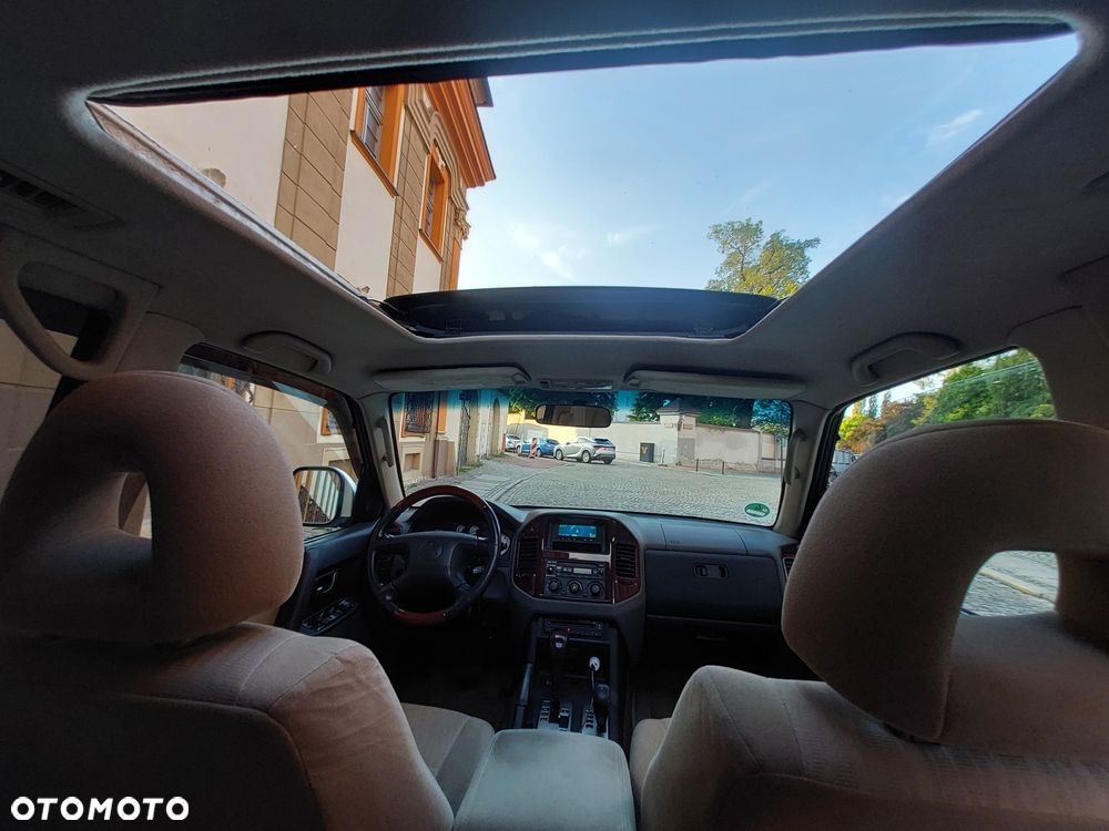 Mitsubishi Pajero - 8