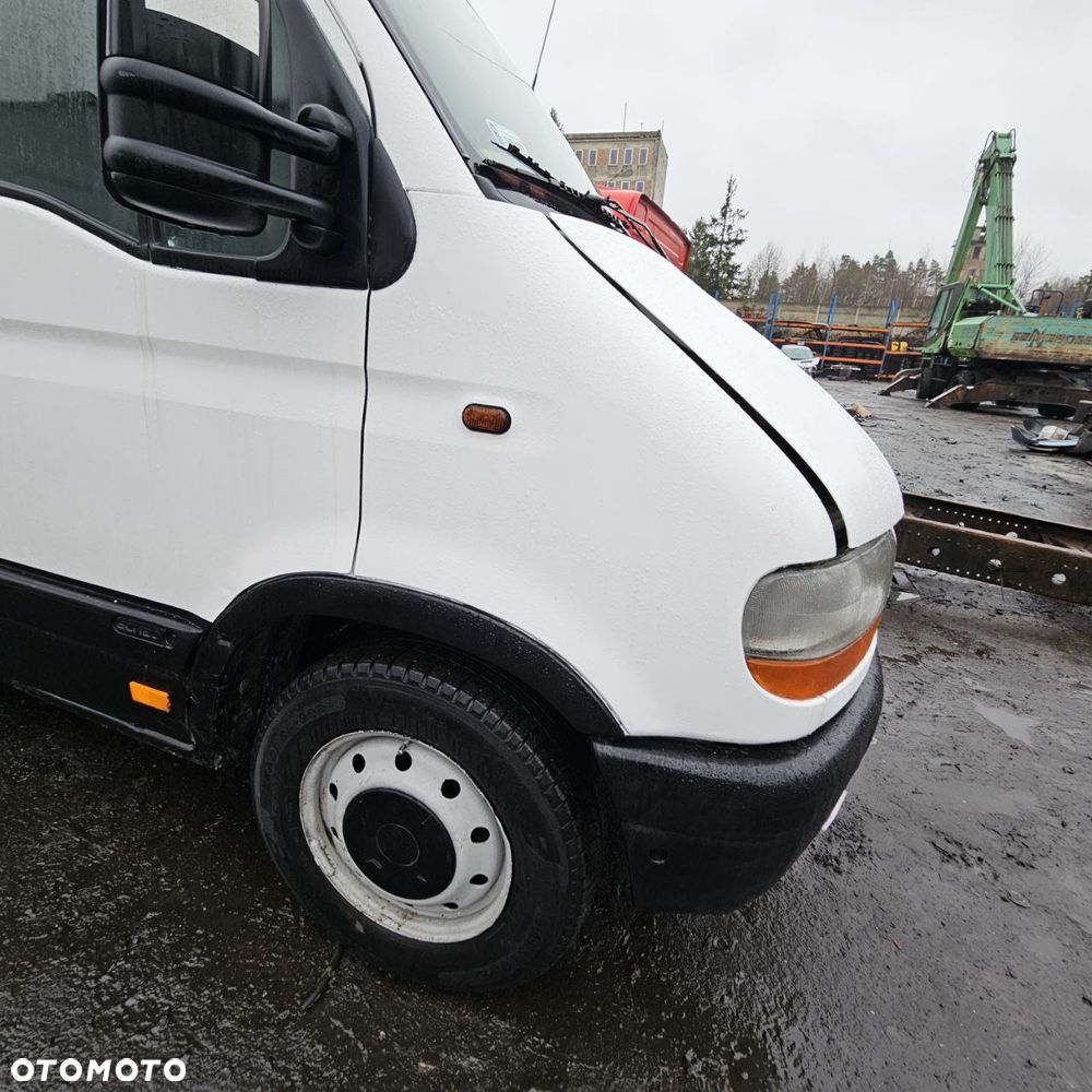Renault Master II  (lak. 0389) pojazd na części: maska, zderzak, drzwi, szyby, lusterka, chłodnica - 17