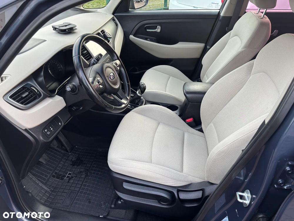 Kia Carens 1.6 GDI Dream Team Edition - 11