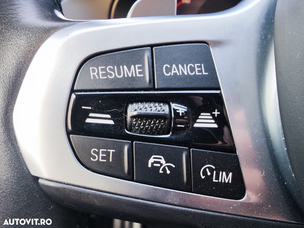 BMW Seria 5 530i xDrive AT MHEV - 30