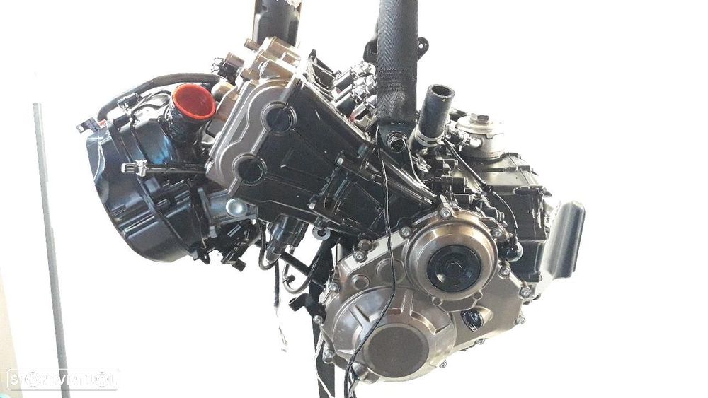 MOTOR COMPLETO HONDA CB 650R REF. RH01E - 1