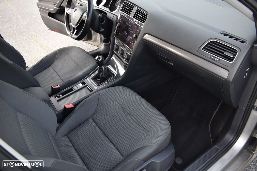 VW Golf Variant 1.6 TDi Confortline - 25