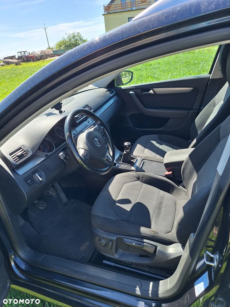 Volkswagen Passat 1.6 TDI BlueMotion Technology Comfortline - 20
