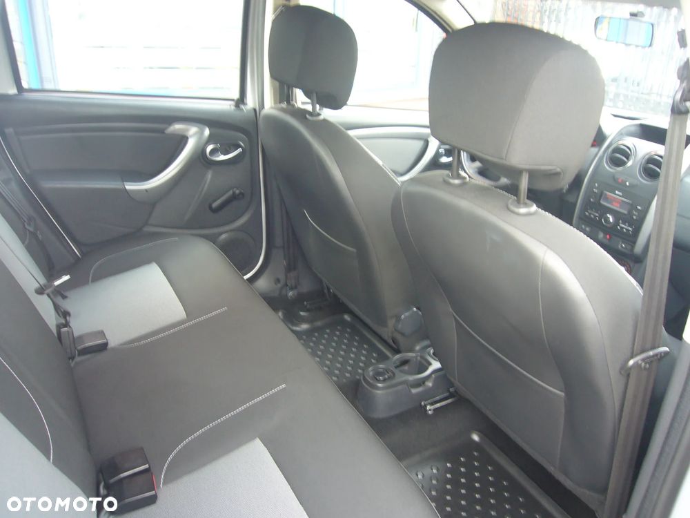 Dacia Duster 1.6 SCe Laureate 4x4 S&S - 16