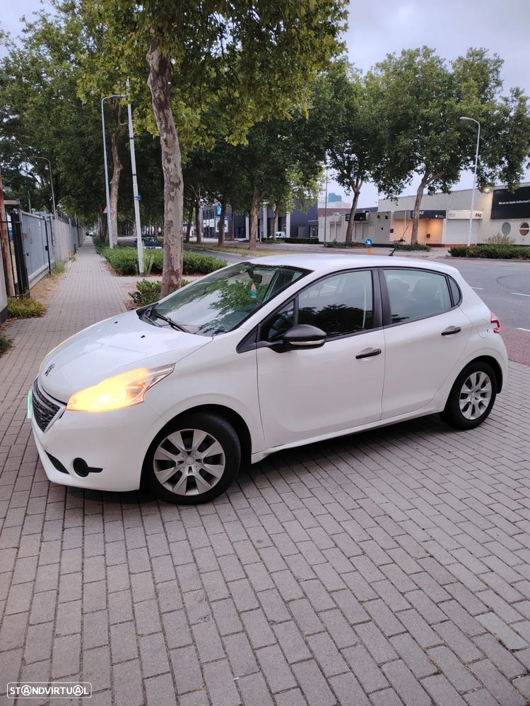 Peugeot 208 1.4 HDi - 1