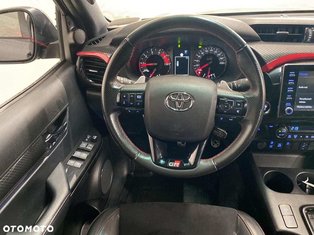 Toyota Hilux 2.8 D-4D Double Cab GR Sport 4x4 - 12