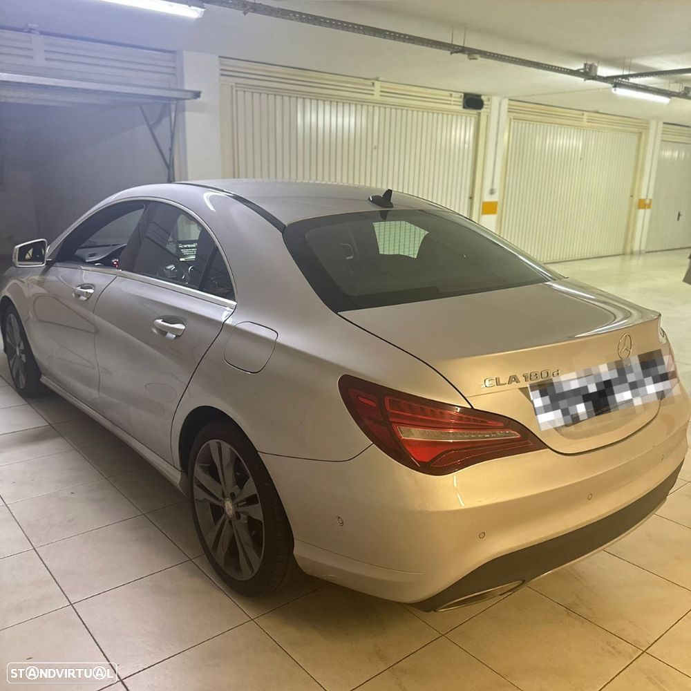 Mercedes-Benz CLA 180 d Urban - 3