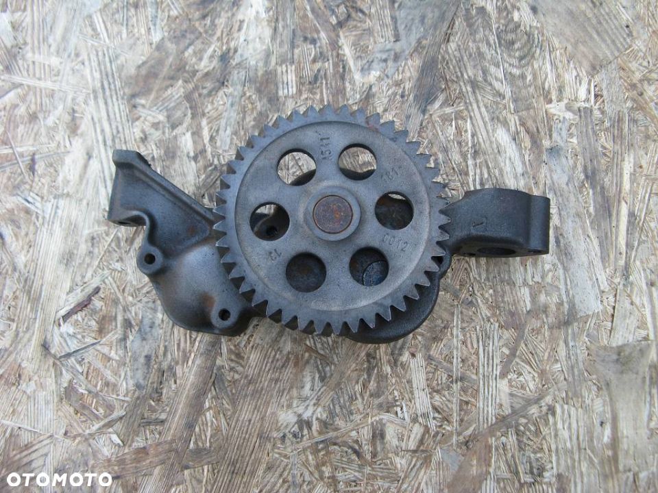 # MERCEDES ACTROS MP1 MP2 MP3 POMPA OLEJU 5411810220 - 1