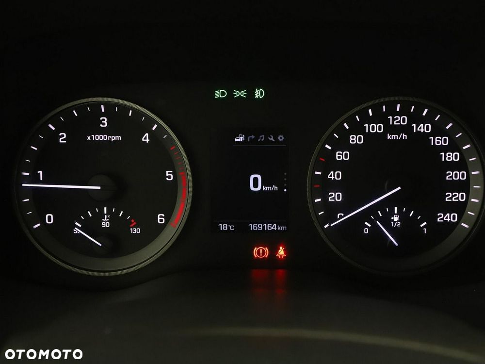 Hyundai Tucson 1.7 CRDI BlueDrive Style 2WD - 23