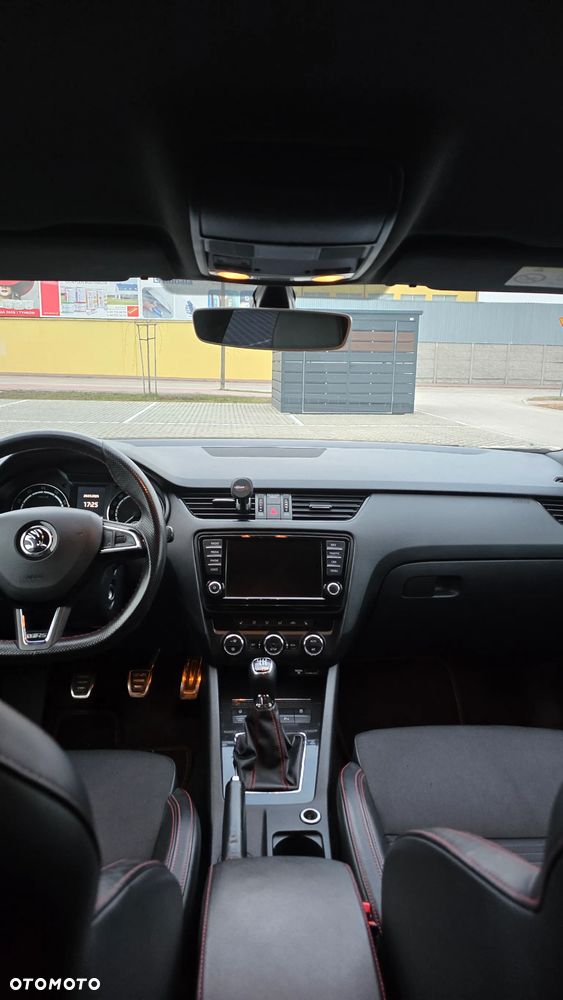 Skoda Octavia 2.0 TSI RS - 19