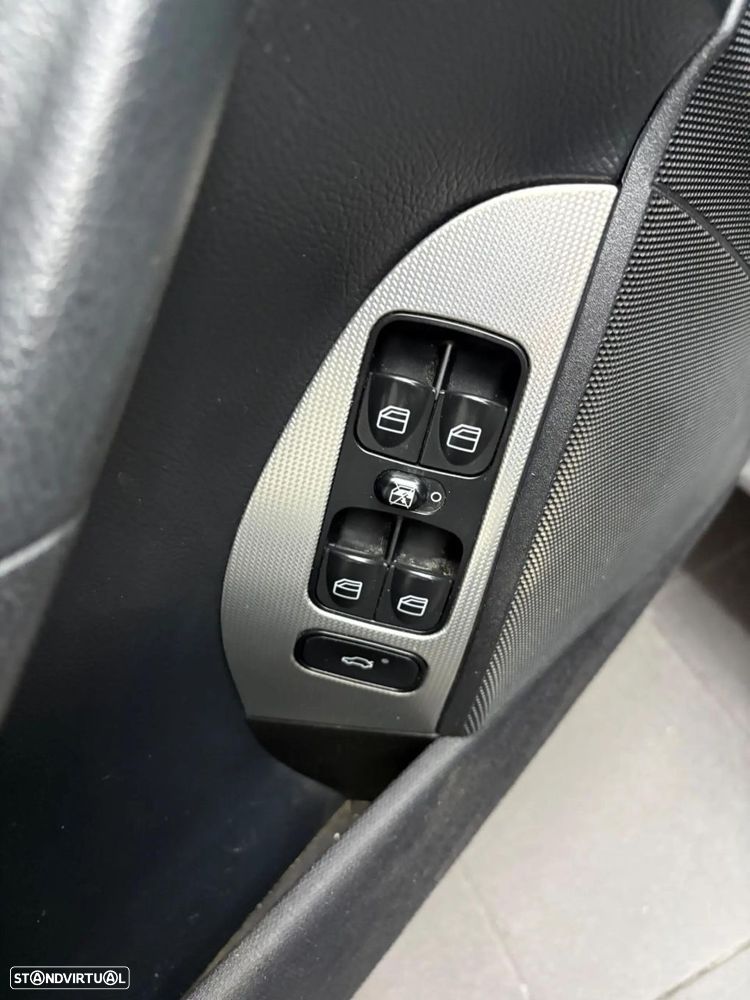 Mercedes-Benz CLK 220 CDi Avantgarde Aut. - 23