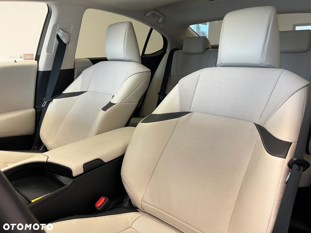 Lexus ES 300h F Sport Design - 5