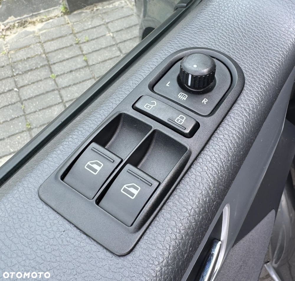 Volkswagen Multivan BiTDI L1 Business - 16