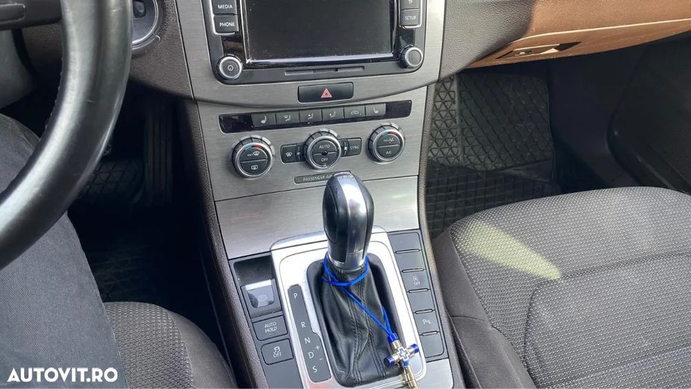 Volkswagen Passat 2.0 TDI BlueMotion Tehnology DSG Comfortline - 9