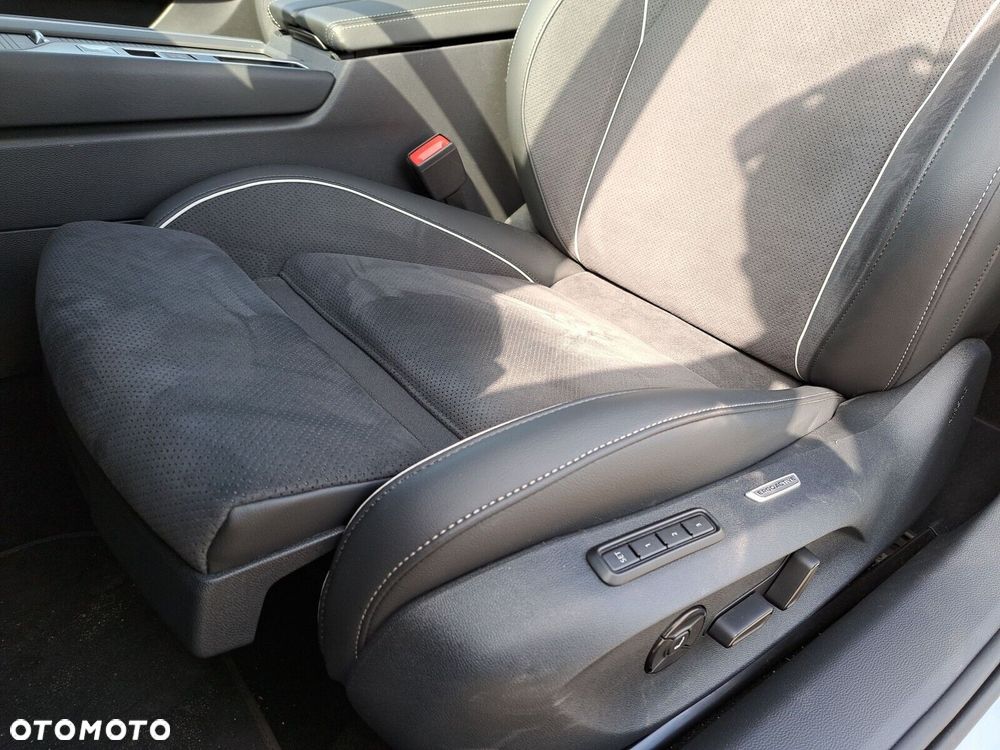Volkswagen Passat - 13