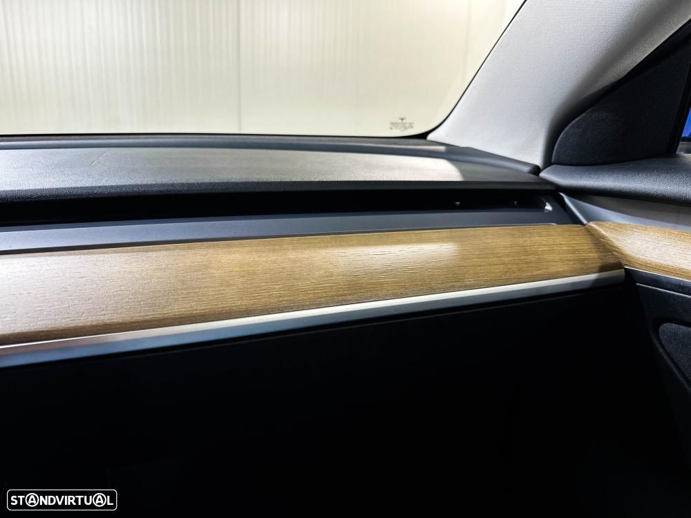 Tesla Model 3 Standard Range Plus RWD - 32