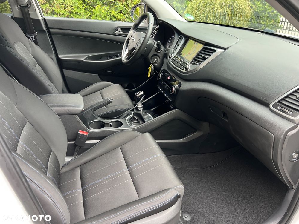 Hyundai Tucson blue 1.6 GDi 2WD Navi - 17