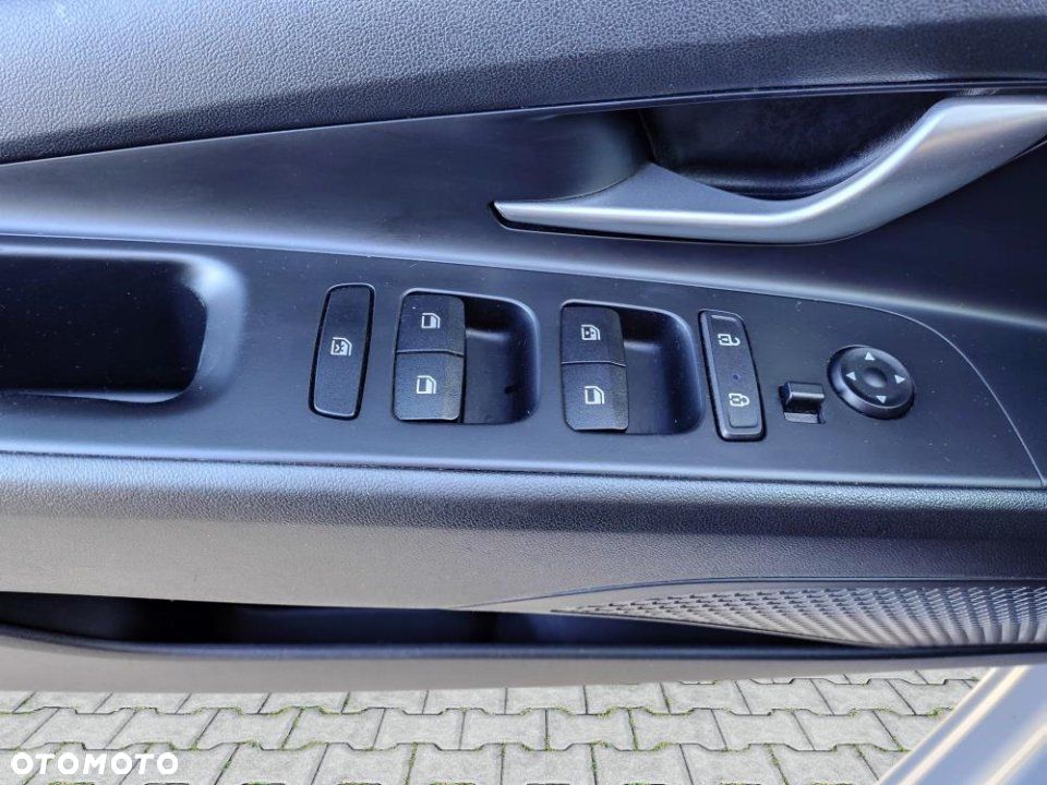 Hyundai Elantra - 19