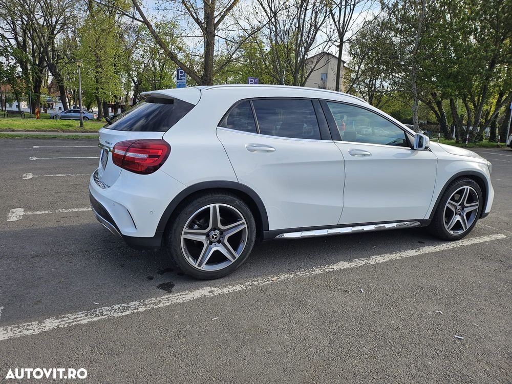 Mercedes-Benz GLA 220 d 4MATIC 7G-DCT AMG Line - 4