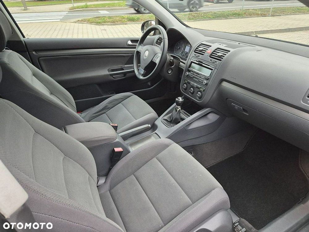Volkswagen Golf - 8