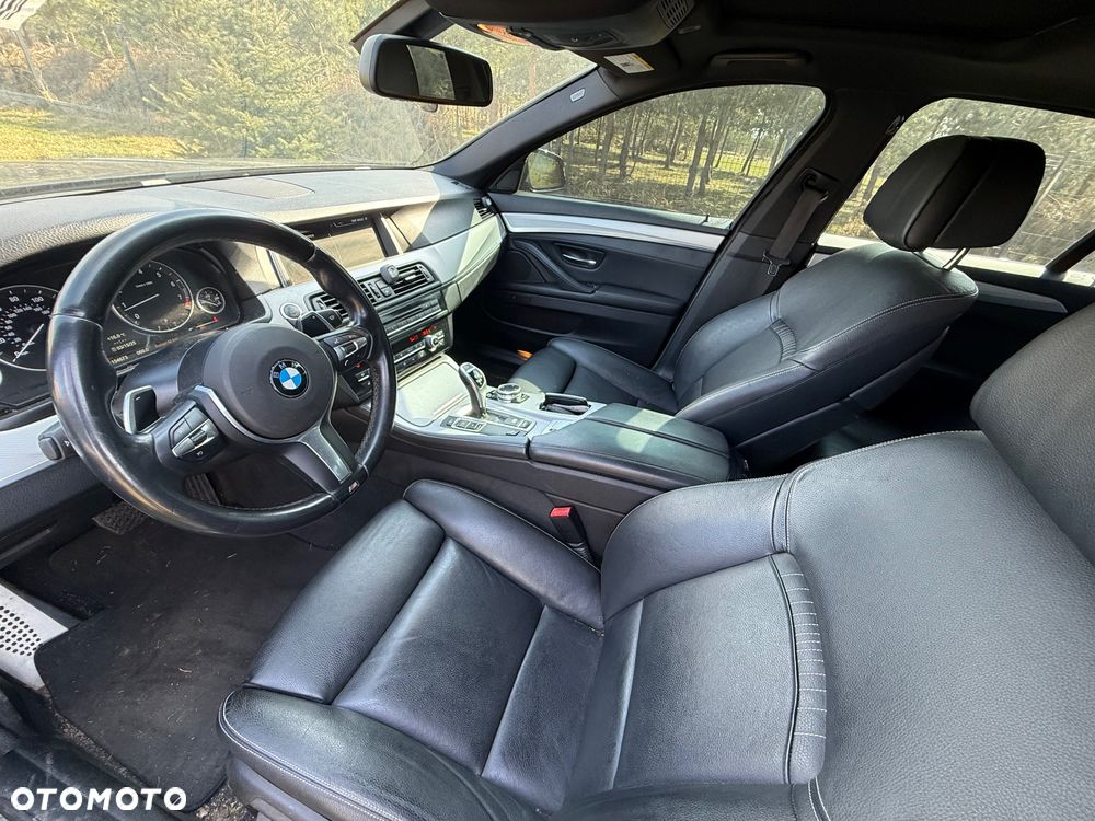 BMW Seria 5 550i Sport-Aut - 12