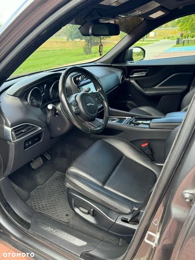 Jaguar F-Pace 2.0 i4P AWD Prestige - 8