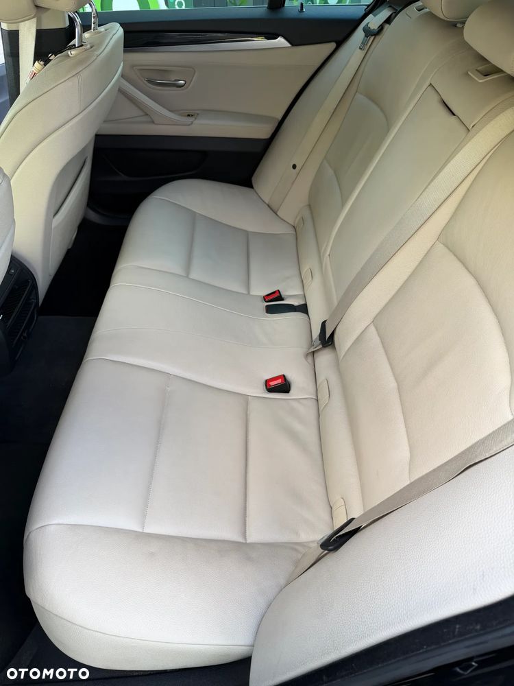 BMW Seria 5 520d - 23