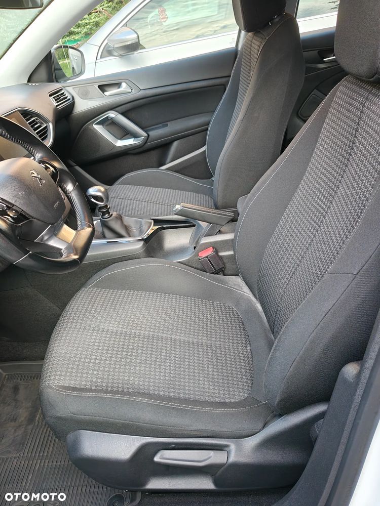 Peugeot 308 1.6 BlueHDi Active S&S - 11