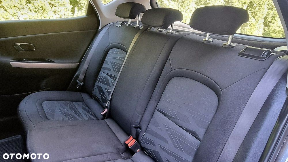 Kia Ceed - 16