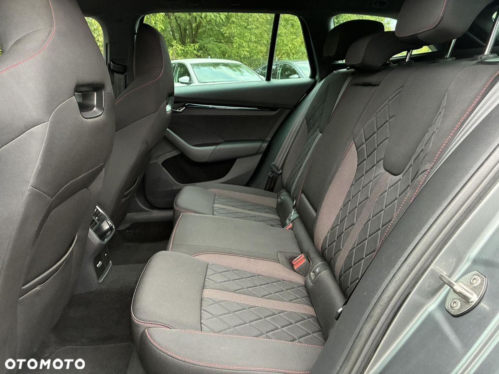Skoda Octavia 2.0 TDI DSG 4x4 RS - 17