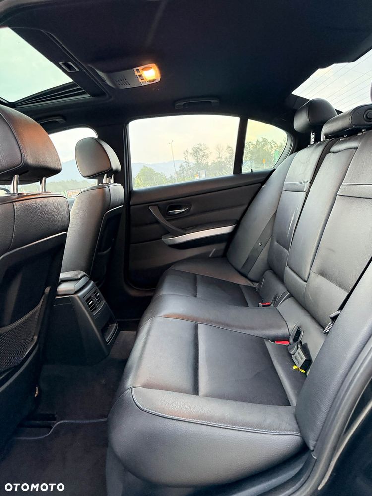 BMW Seria 3 318i Edition Sport - 12