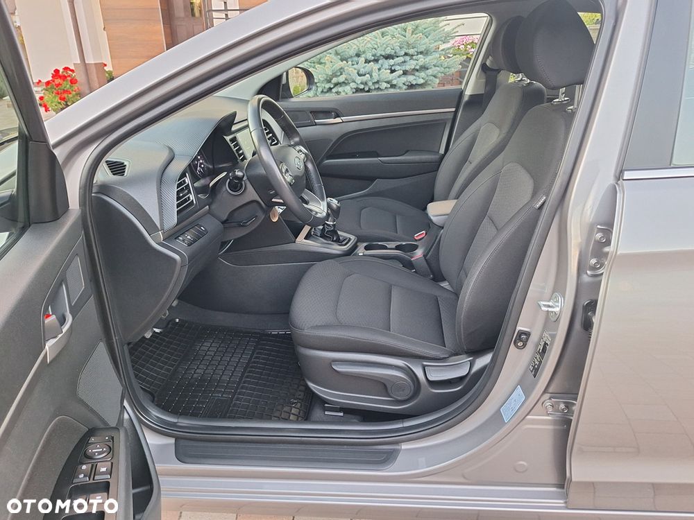 Hyundai Elantra 1.6 Style - 7
