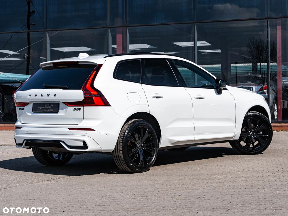 Volvo XC 60 B5 B AWD Plus Dark - 12