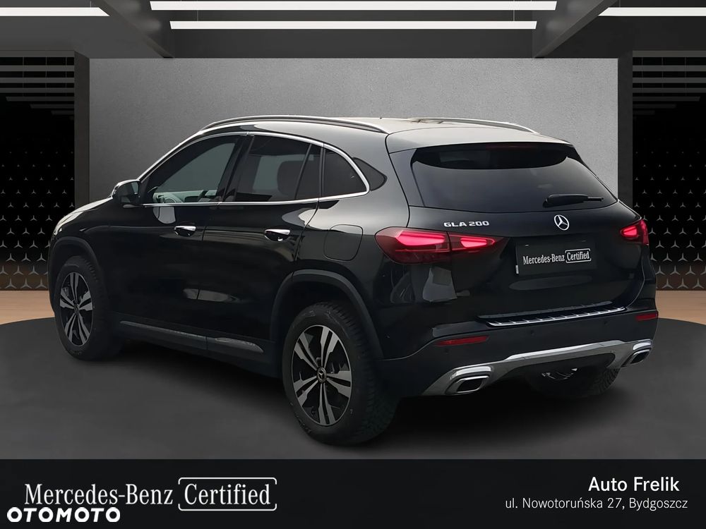 Mercedes-Benz GLA 200 Progressive - 3