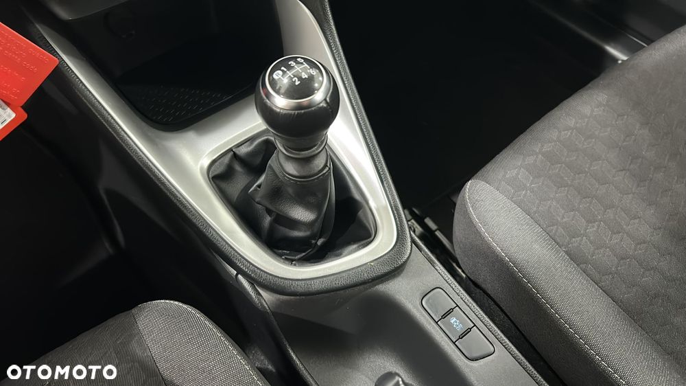 Toyota Yaris 1.5 Comfort - 19