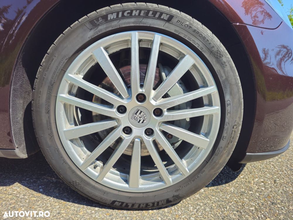 Porsche Panamera 4S - 13
